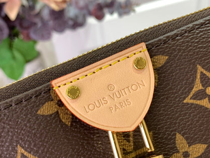 LV POCHETTE TIRETTE