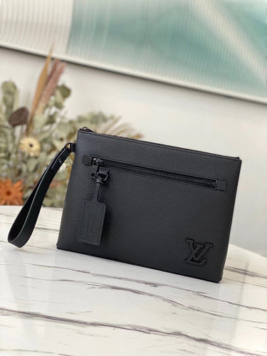 Pochette Vuitton Nera